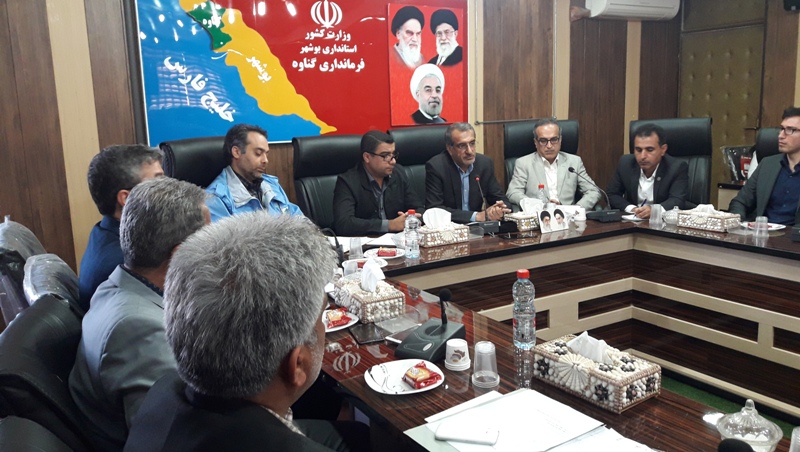 آلودگی نفتی در سواحل گناوه جمع آوری شود آلودگی نفتی در سواحل گناوه جمع آوری شود