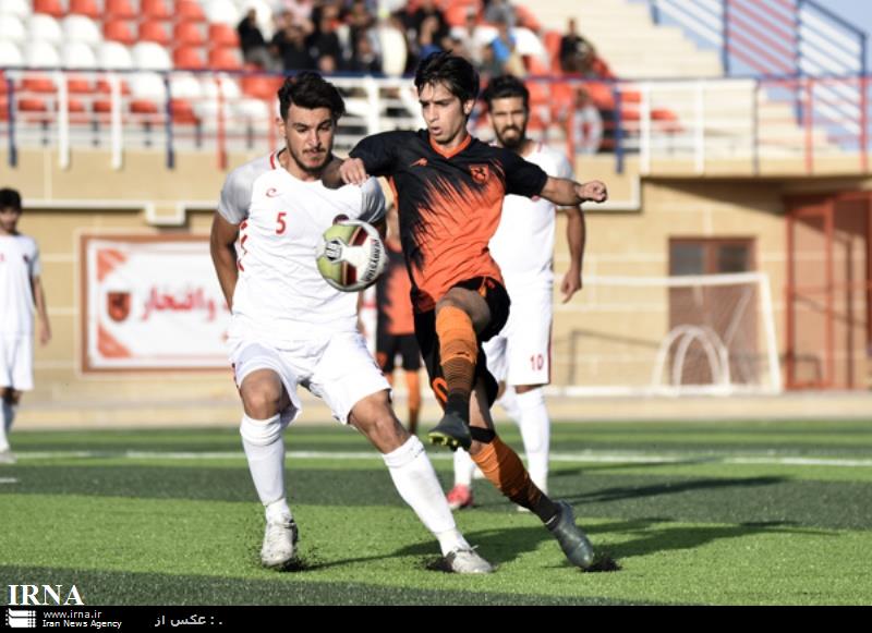 مس رفسنجان با چهار گل حريف اراكي خود را از پيش رو برداشت