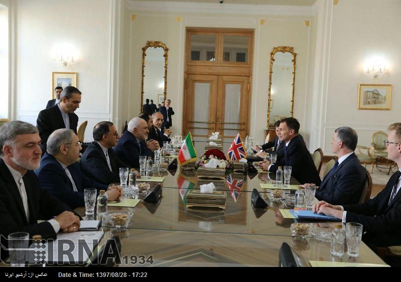 Zarif ve Hunt çeşitli konuları görüştü Zarif ve Hunt çeşitli konuları görüştü
