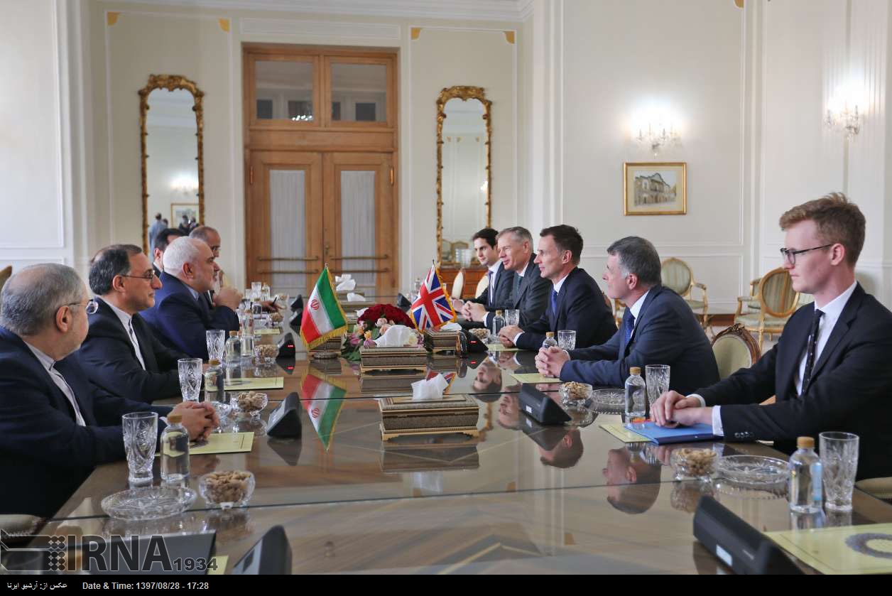 Zarif trifft seinen britischen Amtskollegen in Teheran Zarif trifft seinen britischen Amtskollegen in Teheran