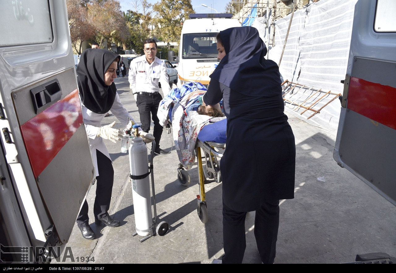 برخورد اتوبوس با تاکسی در محور نیریز؛ ۲۷ مصدوم و یک کشته