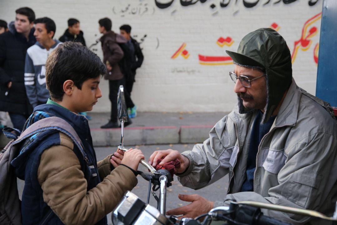 سيروس گرجستاني در «دنگ و فنگ روزگار» سيروس گرجستاني در «دنگ و فنگ روزگار»