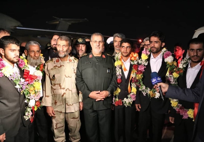 Fünf entführte iranische Grenzsoldaten kehren nach Hause zurück Fünf entführte iranische Grenzsoldaten kehren nach Hause zurück