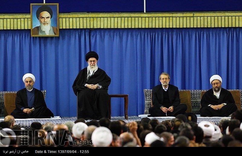 32. Uluslararası Vahdet Konferansına katılan misafirler Ayetullah Hamenei ile görüştüler 32. Uluslararası Vahdet Konferansına katılan misafirler Ayetullah Hamenei ile görüştüler