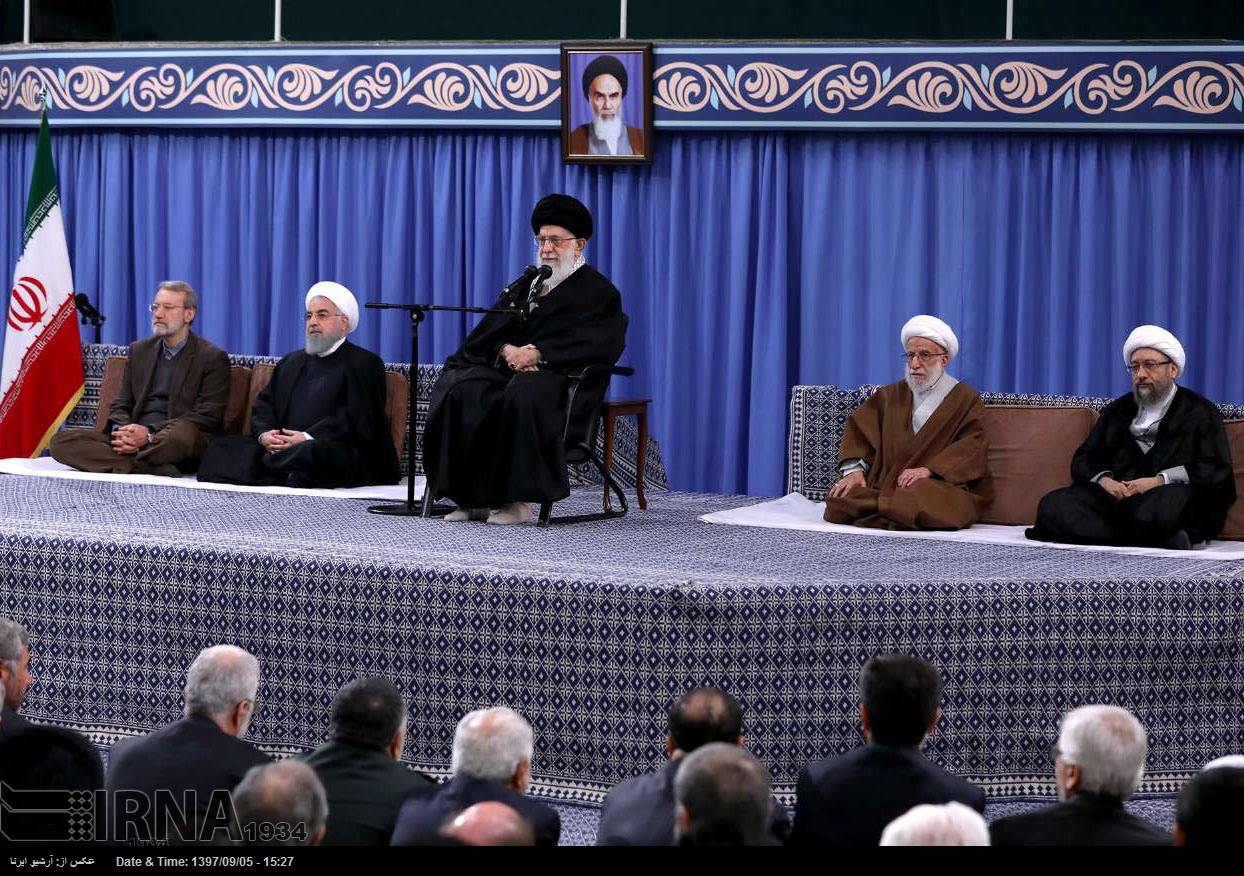 Ayatollah Khamenei empfängt Religionsgelehrte der Islamischen Welt Ayatollah Khamenei empfängt Religionsgelehrte der Islamischen Welt