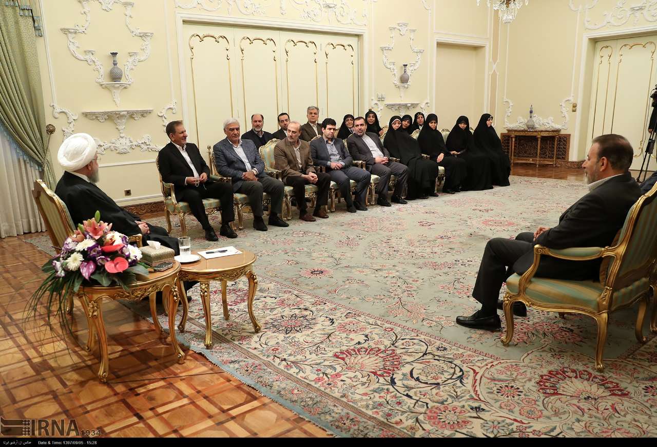 Präsident Rouhani empfängt Minister und Abgeordneten Präsident Rouhani empfängt Minister und Abgeordneten