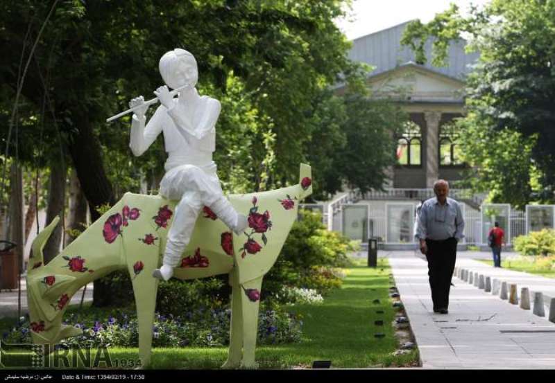 61 اثر به دوسالانه مجسمه های شهری تهران راه یافت
