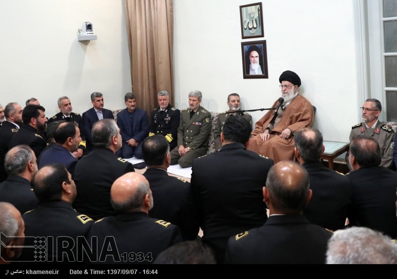 El Líder de la Revolución insiste en la necesidad de fortalecer el poder disuasivo para que “los enemigos no se atrevan a amenazar a la nación iraní” El Líder de la Revolución insiste en la necesidad de fortalecer el poder disuasivo para que “los enemigos no se atrevan a amenazar a la nación iraní”