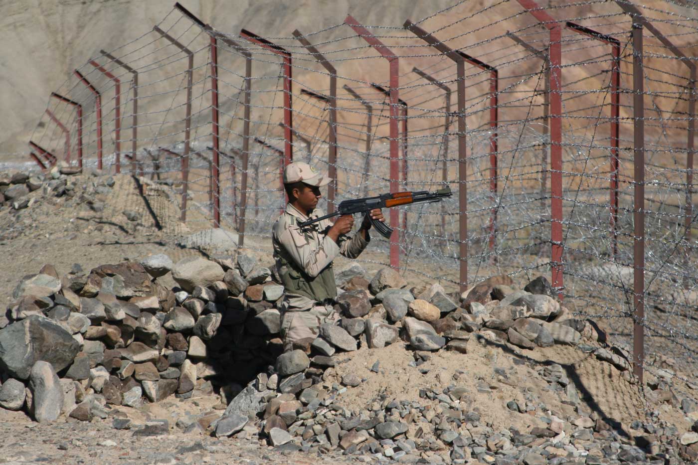 Iranian border guard killed in SE country Iranian border guard killed in SE country