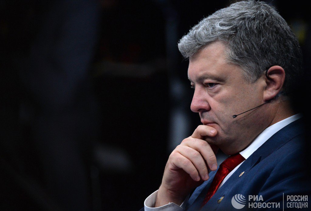 پروشنكو: اوكراین در آستانه جنگ تمام عیار با روسیه است