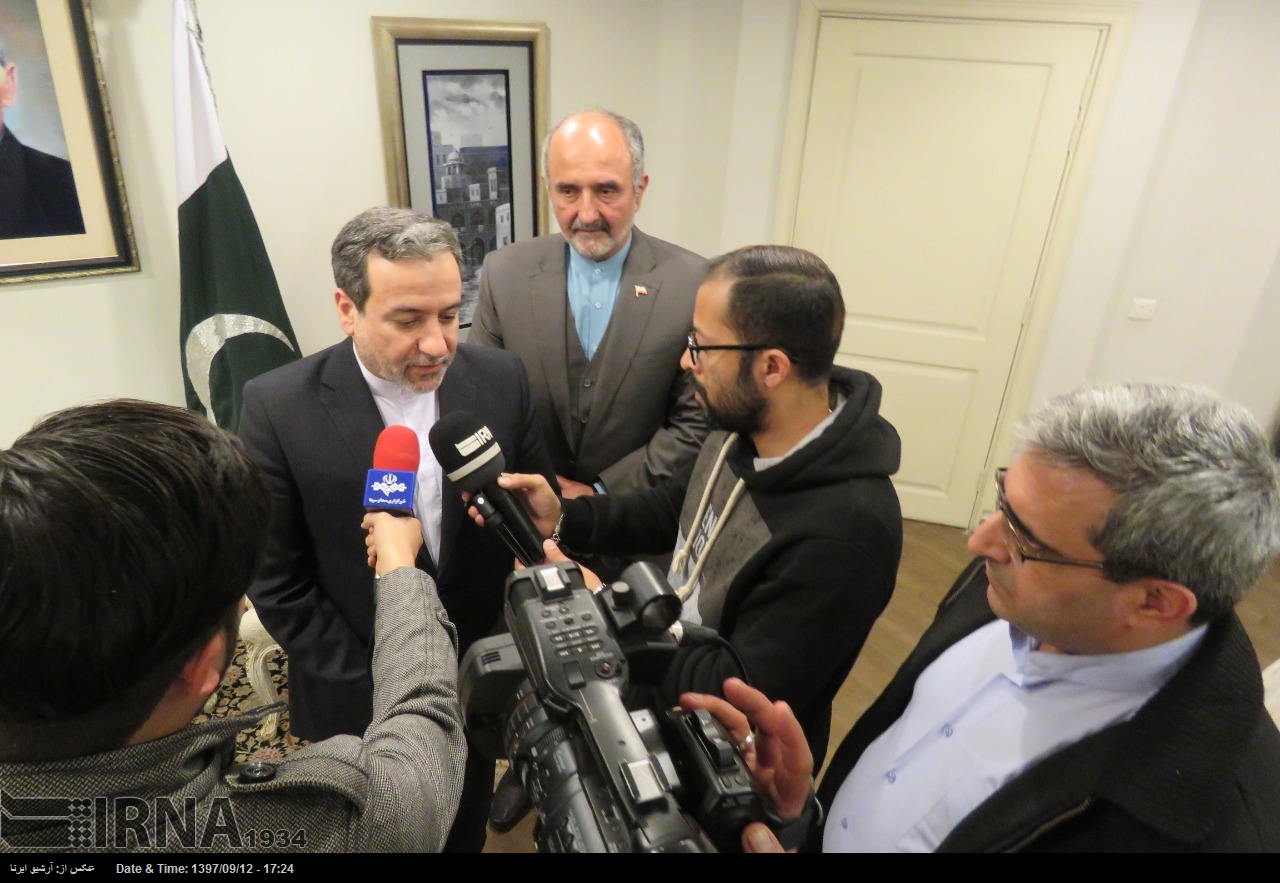 امریکی پابندیوں کیخلاف ایران جوہری معاہدے کے فریقین ایک پیج پر ہیں: عراقچی امریکی پابندیوں کیخلاف ایران جوہری معاہدے کے فریقین ایک پیج پر ہیں: عراقچی
