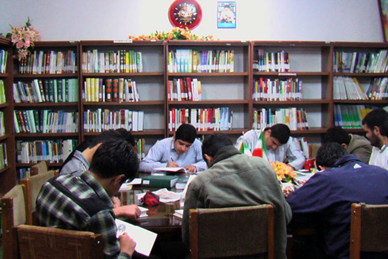 نشست های كتابخوان مشترك بین ادارات در كردستان برگزار شود