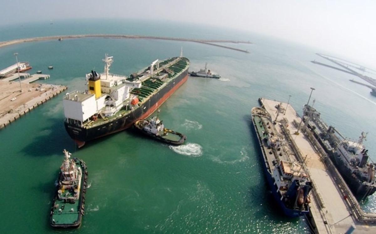 پنج میلیون تن فرآورده نفتی از بندر شهیدرجایی صادر شد