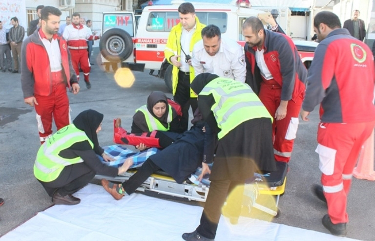 مانور زلزله، پناه گيري و تخليه اضطراري در رشت برگزار شد