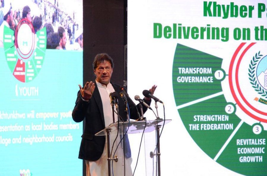 عمران خان:زمينه مذاكرات آمريكا و طالبان را فراهم كرديم