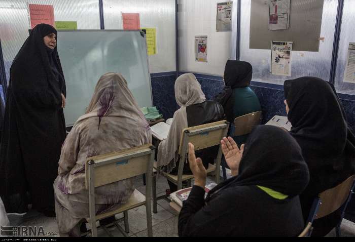 ۴۶۵ زندانی در ندامتگاه‌های خوزستان با سواد شدند