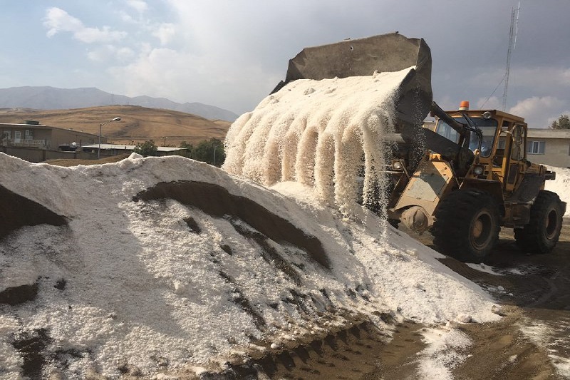2400 تن شن و نمك در راهدارخانه هاي بوكان ذخيره شد