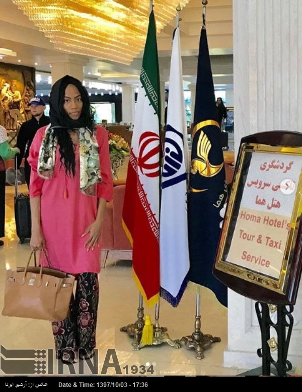 شیراز میں ہنگامی لینڈینگ ایران کی شناخت کا ایک بڑا موقع تھا: امریکی فیشن ڈیزائنر شیراز میں ہنگامی لینڈینگ ایران کی شناخت کا ایک بڑا موقع تھا: امریکی فیشن ڈیزائنر