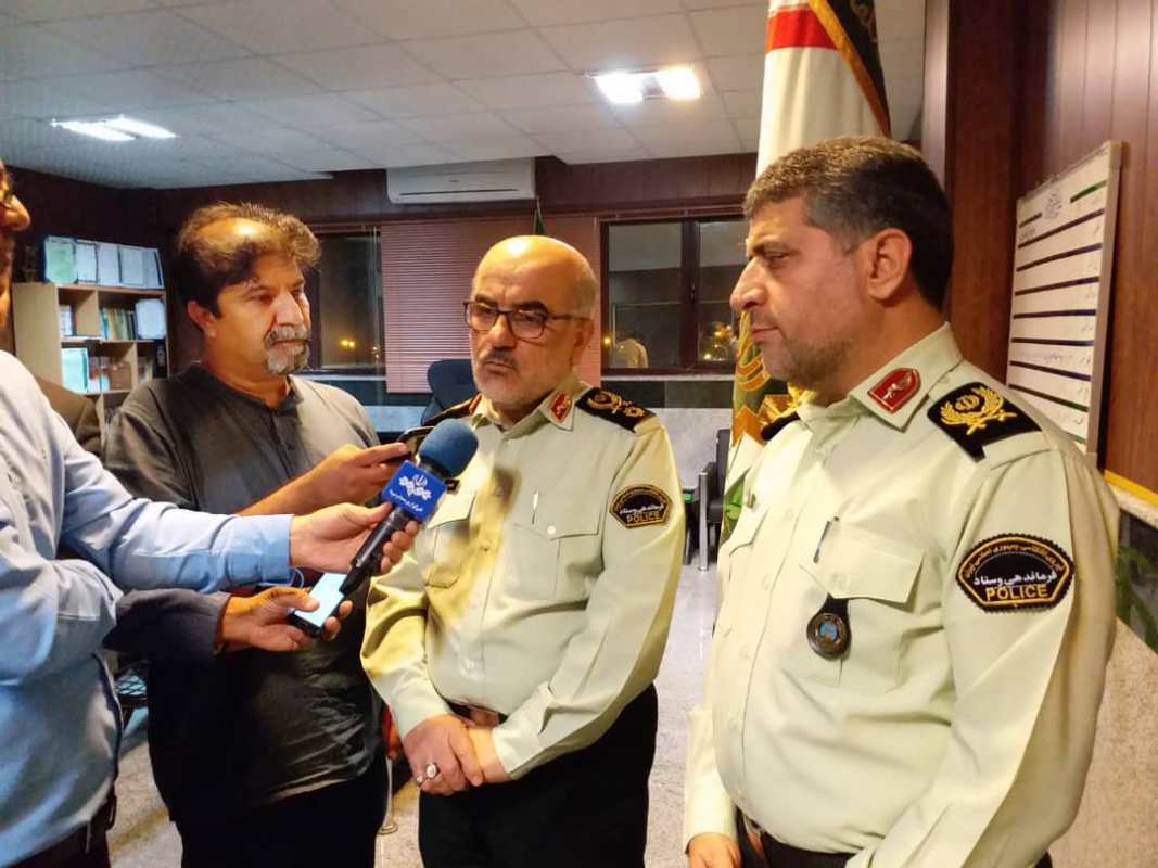 سپاه و ارتش به موضوع مبارزه با قاچاق كالا و مواد مخدر ورود مي كنند سپاه و ارتش به موضوع مبارزه با قاچاق كالا و مواد مخدر ورود مي كنند