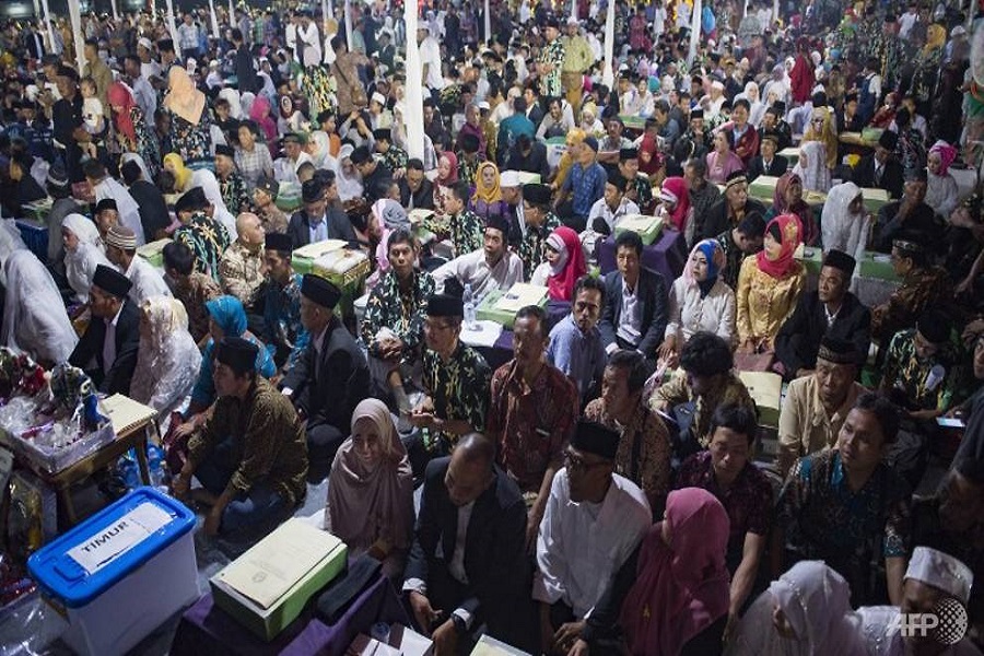 اندونزي با برگزاري مراسم ازدواج مشترك 500 زوج وارد سال 2019شد اندونزي با برگزاري مراسم ازدواج مشترك 500 زوج وارد سال 2019شد