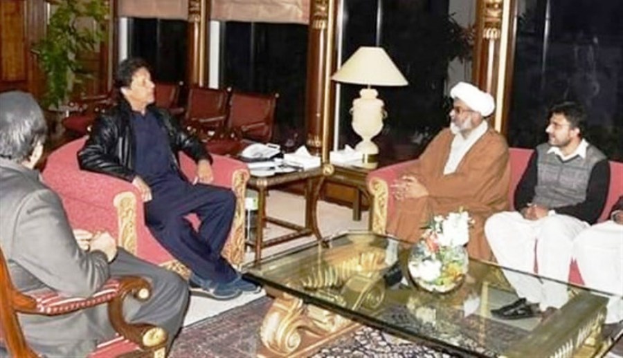 عمران خان: مشكلات زائران پاكستانی در مرز با ایران رفع می شود عمران خان: مشكلات زائران پاكستانی در مرز با ایران رفع می شود