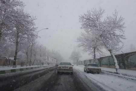 جاده هاي آذربايجان غربي با وجود بارش سنگين برف باز است