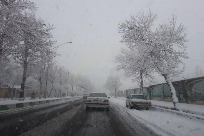 جاده هاي آذربايجان غربي با وجود بارش سنگين برف باز است