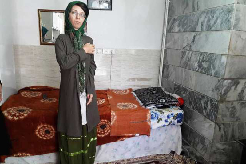 Young Iranian girl dreaming for sitting down Young Iranian girl dreaming for sitting down