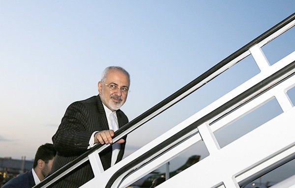 وزیر الخارجیة الایرانی یغادر نیودلهی عائدا الي طهران وزیر الخارجیة الایرانی یغادر نیودلهی عائدا الي طهران