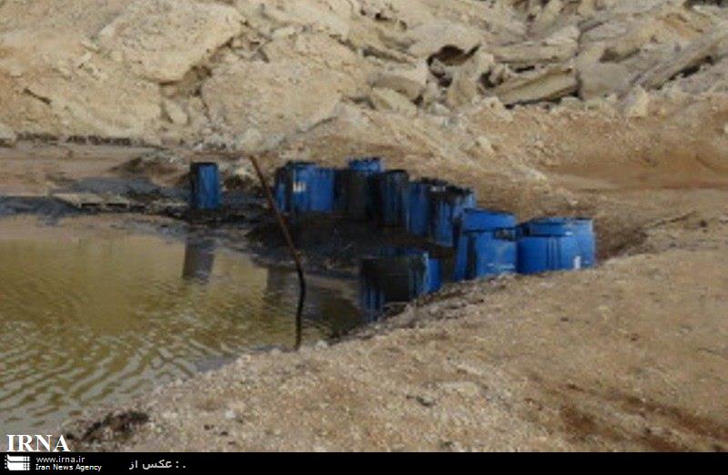 طرح جمع آوری بشكه های نفتی در جزیره خارگ اجرا شد طرح جمع آوری بشكه های نفتی در جزیره خارگ اجرا شد