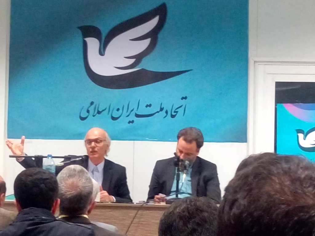 هاشم آقاجری: هویت ما در گرو روایت از گذشته تاریخی است هاشم آقاجری: هویت ما در گرو روایت از گذشته تاریخی است