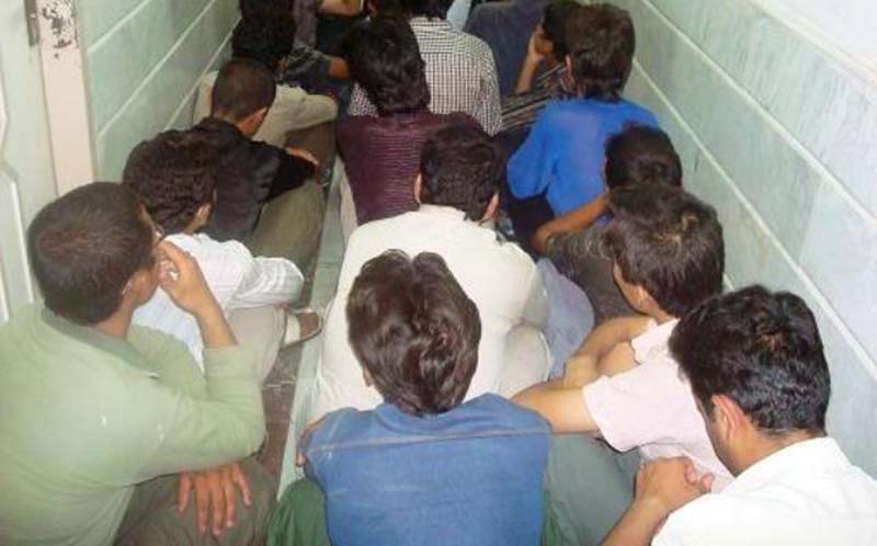 22 معتاد متجاهر و خرده فروش در ايرانشهر دستگير شدند