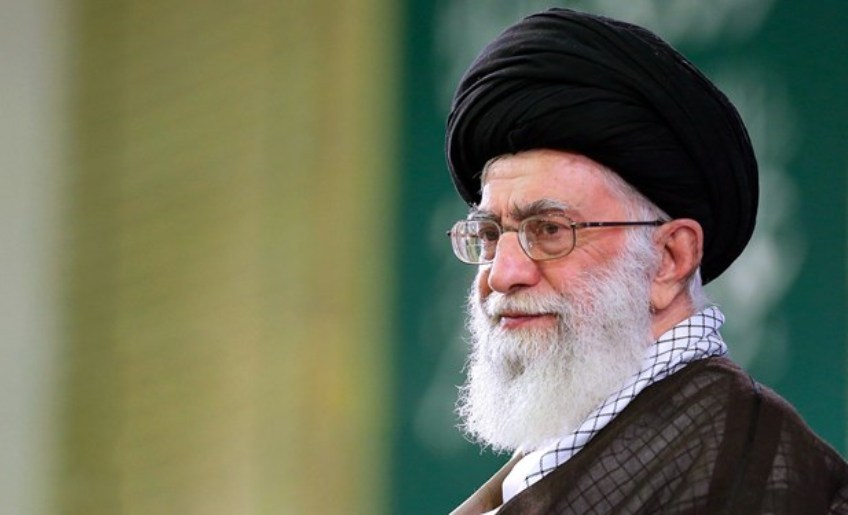 قائد الثورة الاسلامیة یعزی بوفاة والدة القائد العام للجیش الایرانی قائد الثورة الاسلامیة یعزی بوفاة والدة القائد العام للجیش الایرانی