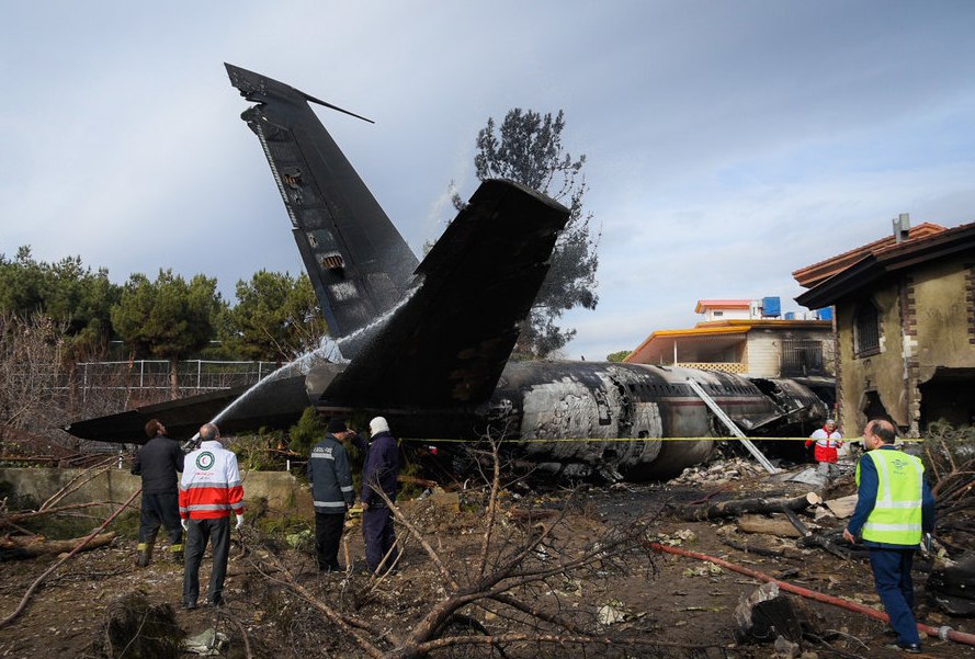 Frachtflugzeug stürzt im Iran ab: Mindestens 10 Tote Frachtflugzeug stürzt im Iran ab: Mindestens 10 Tote