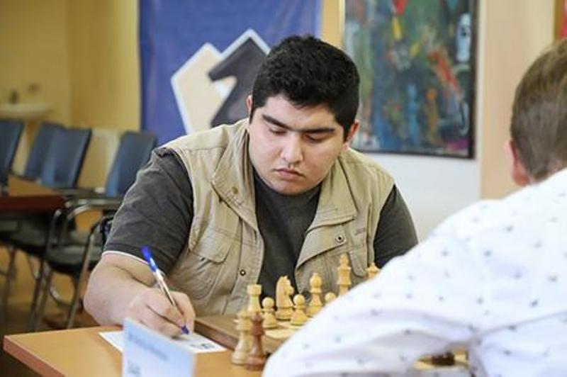 ثبت اولین برد نابغه شطرنج ایران وگلستان در تاتااستیل هلند
