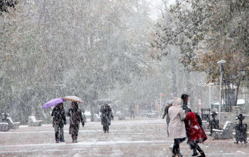 برف و باران بیشتر مناطق كشور را در بر می گیرد