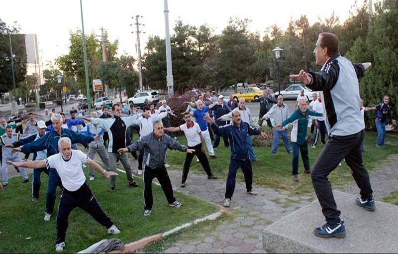 همايش ورزش صبحگاهي روز هواي پاك در همدان برگزار شد