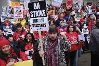 اعتصاب آموزگاران در آمریكا به روز پنجم كشیده شد