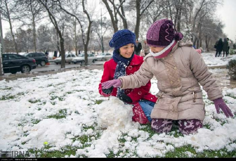 برف و سرما، برخی از مدارس شهرستانهای كرمانشاه را تعطیل كرد