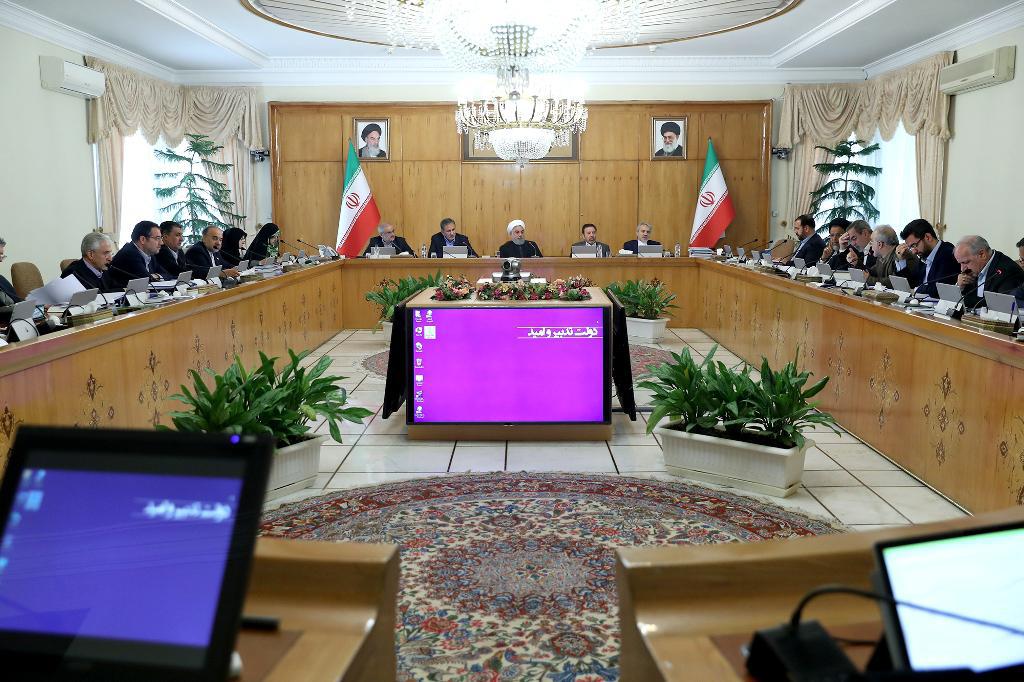 مجلس الوزراء يناقش لائحة التحاق ايران باتفاقية الجرائم المنظمة العابرة للحدود الوطنية مجلس الوزراء يناقش لائحة التحاق ايران باتفاقية الجرائم المنظمة العابرة للحدود الوطنية
