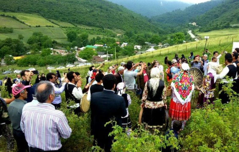 شعر اقوام گيلان زمين جشنواره مي شود