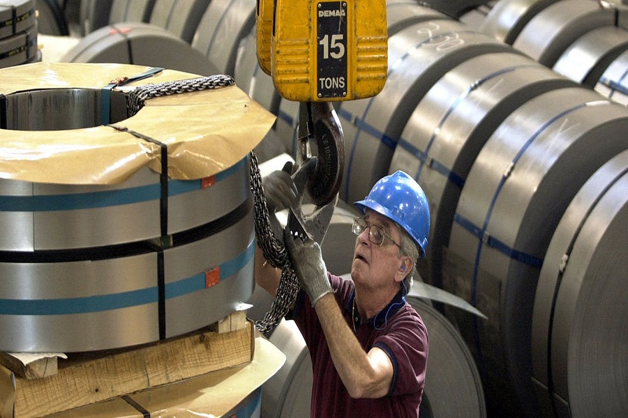 ترامپ: تعرفه ها صنعت فولاد آمریكا را نجات داده است