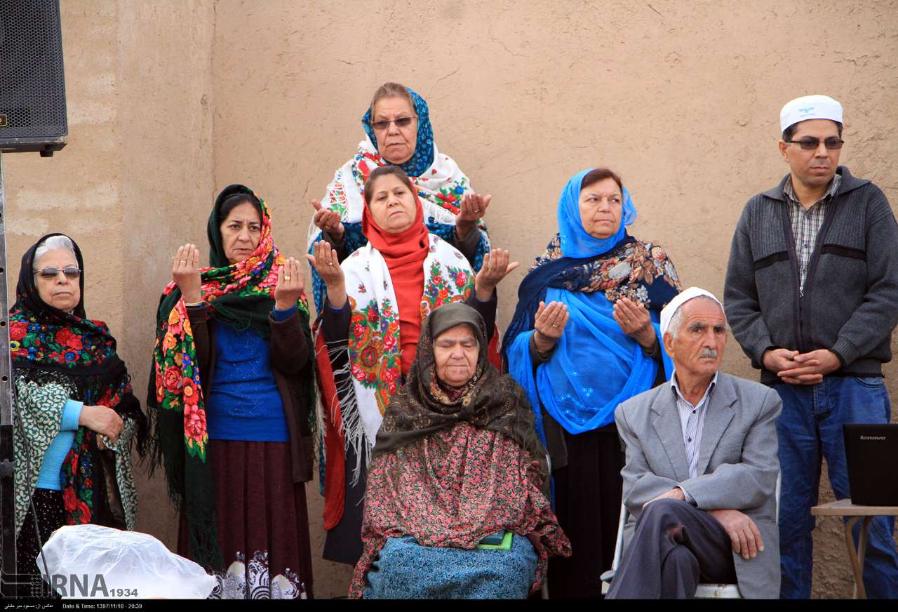 زرتشتیان یزد برای "سلامتی ایران"، آیین نیایش برگزار می‌کنند - ایرنا