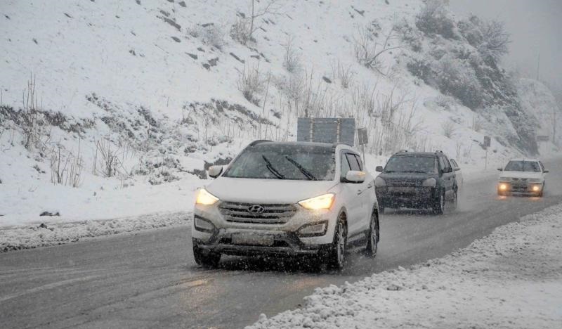 تردد در برخي محورهاي خراسان شمالي با زنجيرچرخ ميسر است