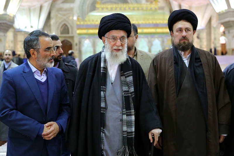 قائد الثورة يزور مرقد الإمام الخميني (ره) ومزار الشهداء قائد الثورة يزور مرقد الإمام الخميني (ره) ومزار الشهداء