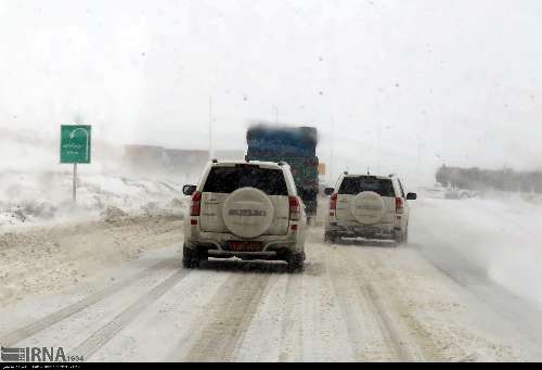 تردد در گردنه‌های کردستان با زنجیر چرخ امکانپذیر است