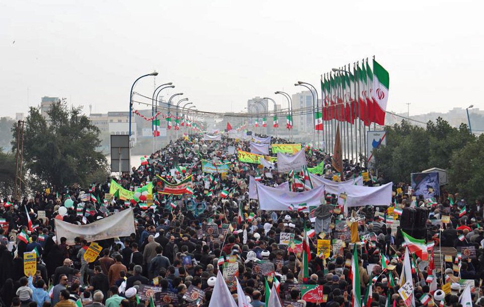 Menschen sind die größten Unterstützer der Revolution im Iran Menschen sind die größten Unterstützer der Revolution im Iran