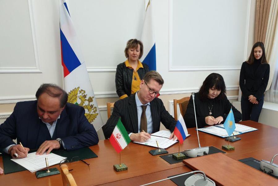 Iran, Russia, Kazakhstan sign MoU on wheat trade Iran, Russia, Kazakhstan sign MoU on wheat trade