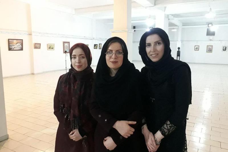 بانوان آلبینو نمایشگاه هنری دایر كردند بانوان آلبینو نمایشگاه هنری دایر كردند