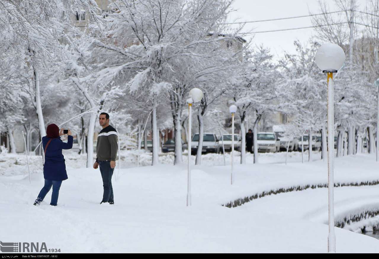 بارش برف و برودت هوا برخی مدارس استان قزوین را تعطیل کرد